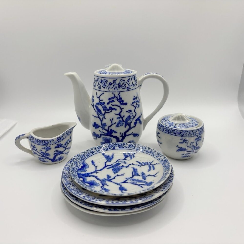 Vtg Miniature blue and white 8 PCs tea set Tea Pot Sugar Creamer Plate - Picture 1 of 8